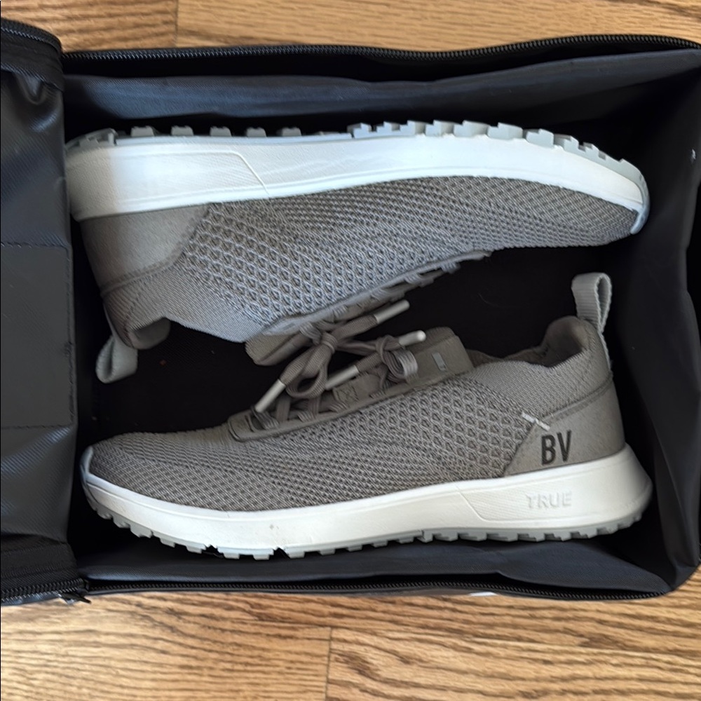 True Linkswear Gray Women’s golfSneakers with Breathable Mesh and Cushioned Sole